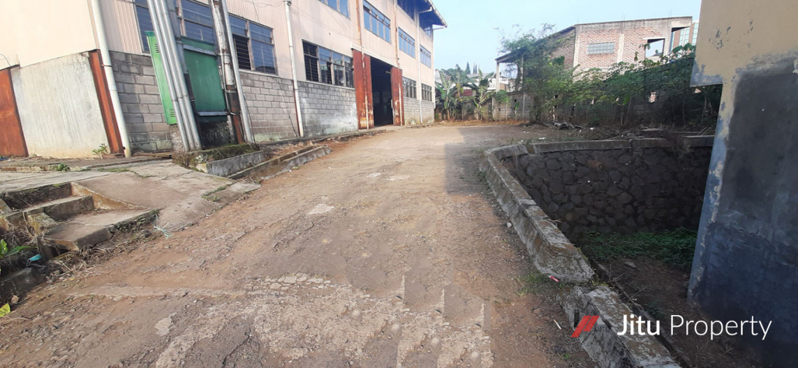 Dijual Gudang Hitung Tanah Di Jalan Ir.h. Juanda (Dago) Bandung