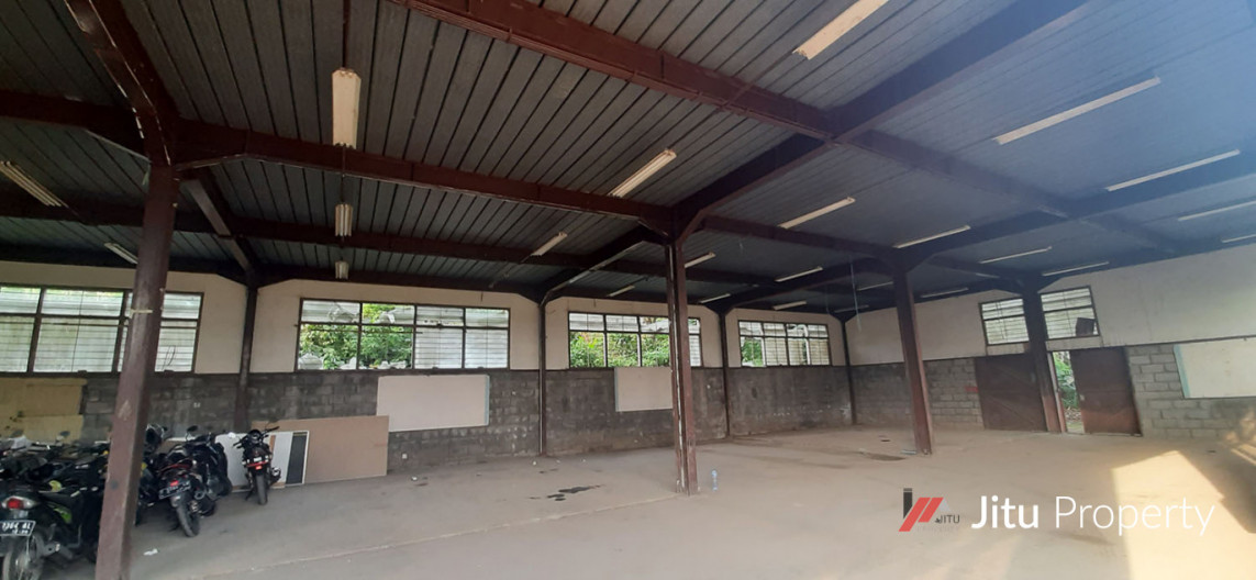 Dijual Gudang Hitung Tanah Di Jalan Ir.h. Juanda (Dago) Bandung