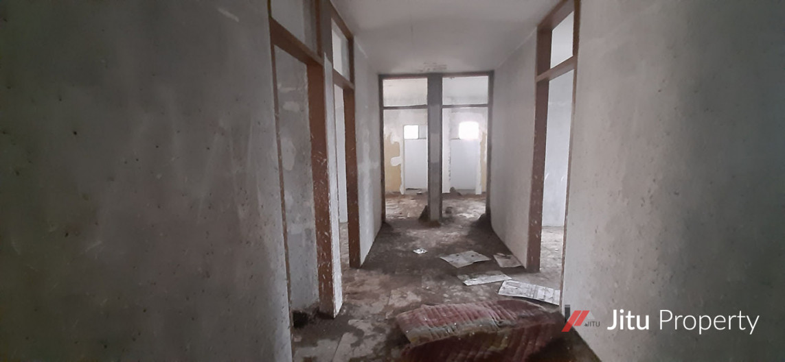 Dijual Gudang Hitung Tanah Di Jalan Ir.h. Juanda (Dago) Bandung