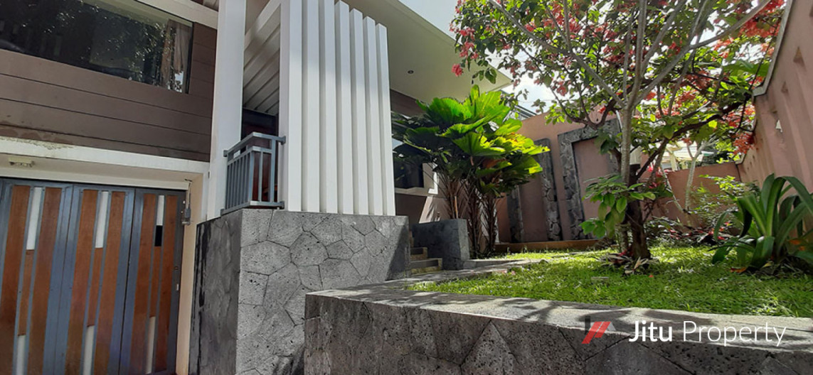 Dijual Rumah Tiga Lantai Di Jalan Awi Ligar Raya Bandung