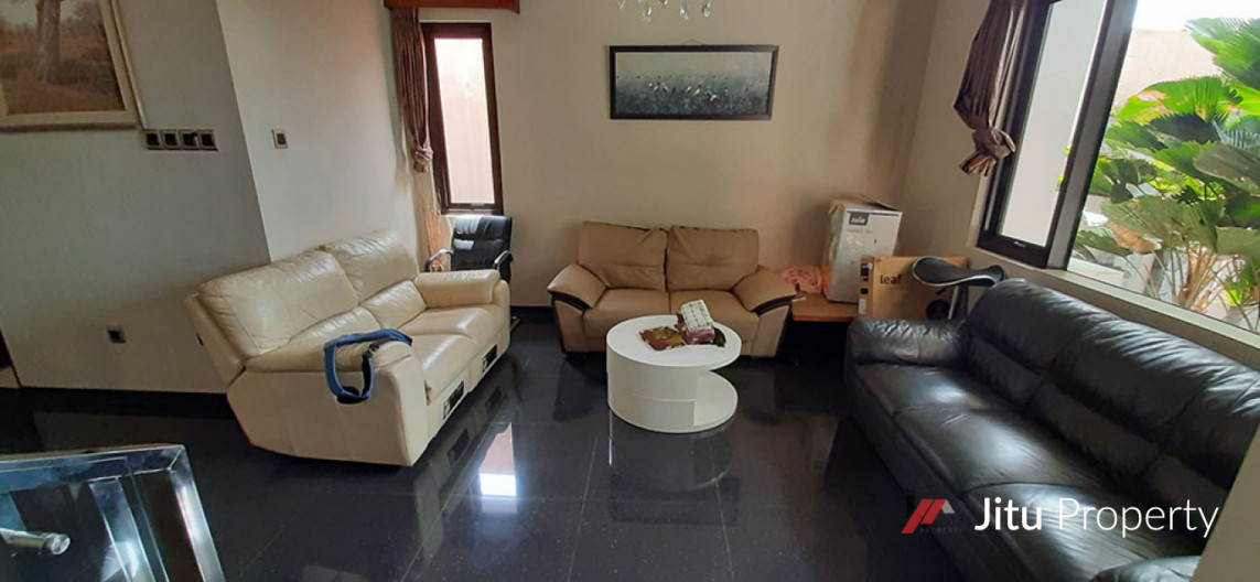 Dijual Rumah Tiga Lantai Di Jalan Awi Ligar Raya Bandung