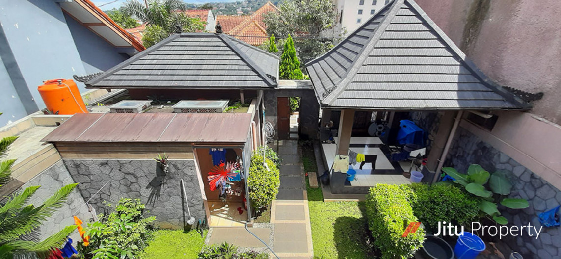 Dijual Rumah Tiga Lantai Di Jalan Awi Ligar Raya Bandung