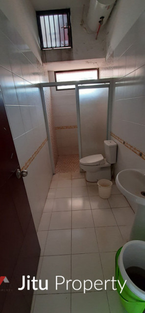 Dijual Rumah Tiga Lantai Di Jalan Awi Ligar Raya Bandung