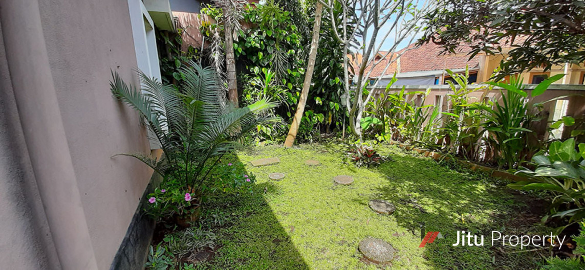 Dijual Rumah Tiga Lantai Di Jalan Awi Ligar Raya Bandung