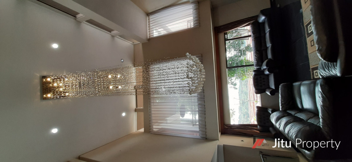 Dijual Rumah Tiga Lantai Di Jalan Awi Ligar Raya Bandung