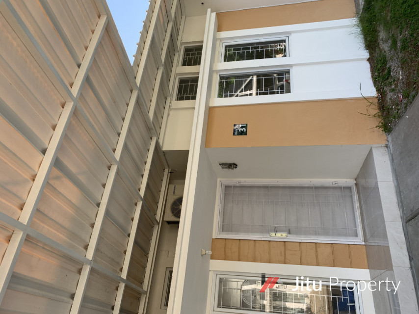 Rumah Dijual Furnished Dekat Stasiun Parung Panjang Bogor