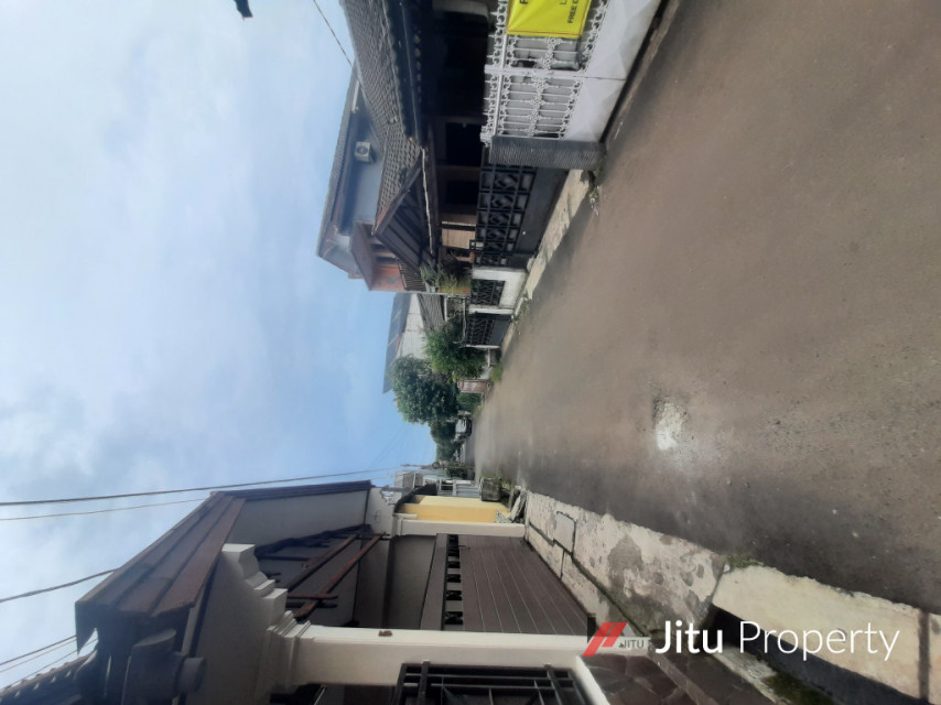 Rumah Dijual Strategis Pondok Hijau Jl. Duta Lestari IV Ciputat Timur 