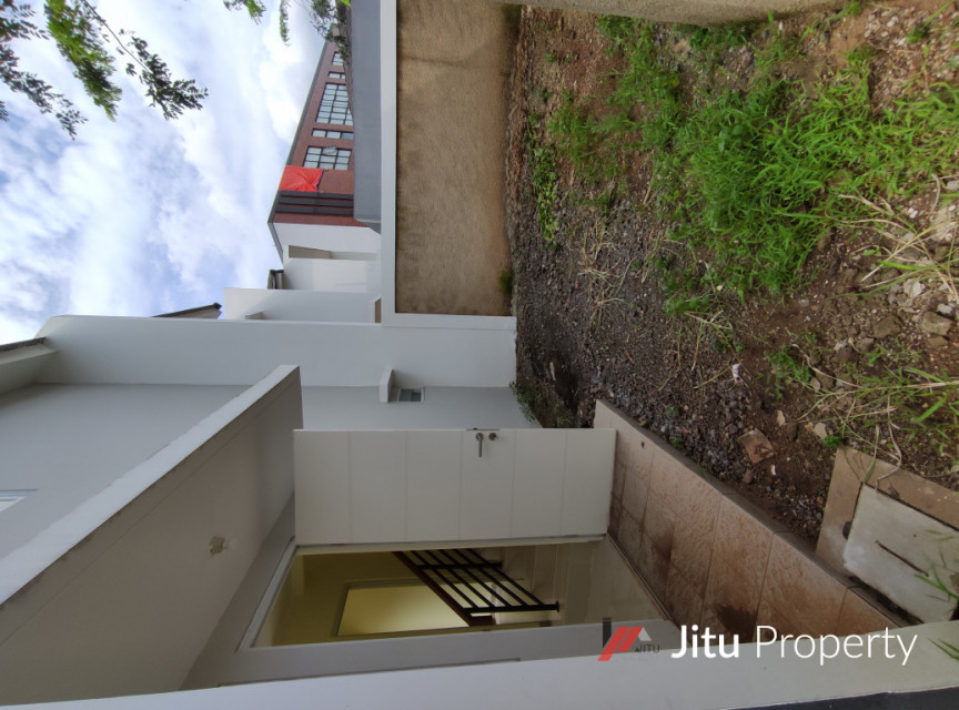 Rumah Minimalis modern baru siap huni di Pesona Metropolitan Bekasi