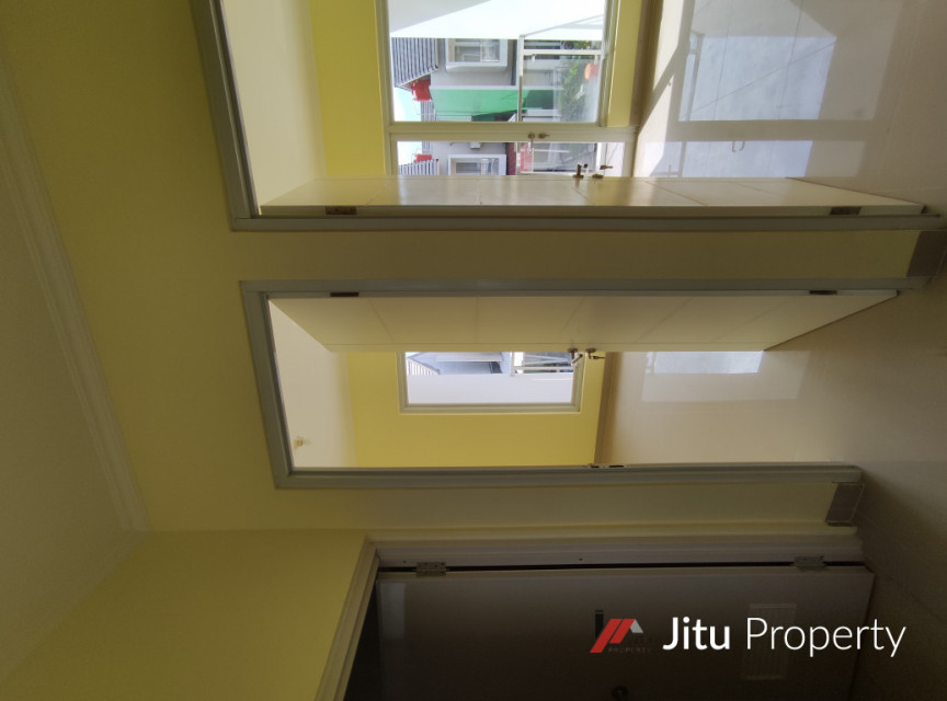 Rumah Minimalis modern baru siap huni di Pesona Metropolitan Bekasi