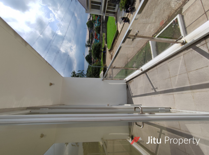 Rumah Minimalis modern baru siap huni di Pesona Metropolitan Bekasi