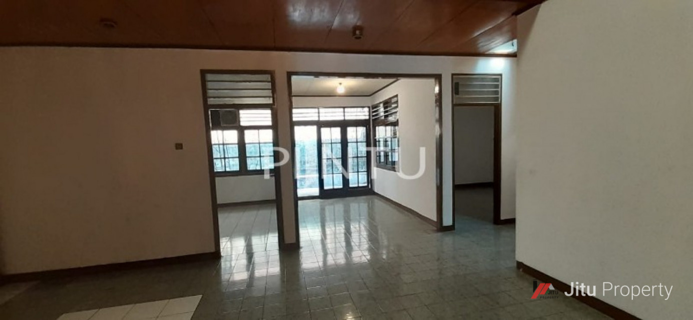 Dijual Rumah Lokasi Strategis Di Daerah Bintaro, Tangerang Selatan