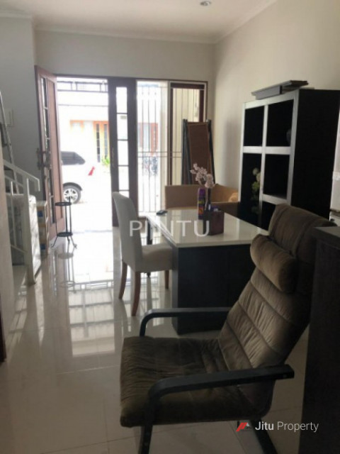 Rumah Dijual Kondisi Rapi, Strategis Di Bintaro Sektor 5 Pondok Jaya