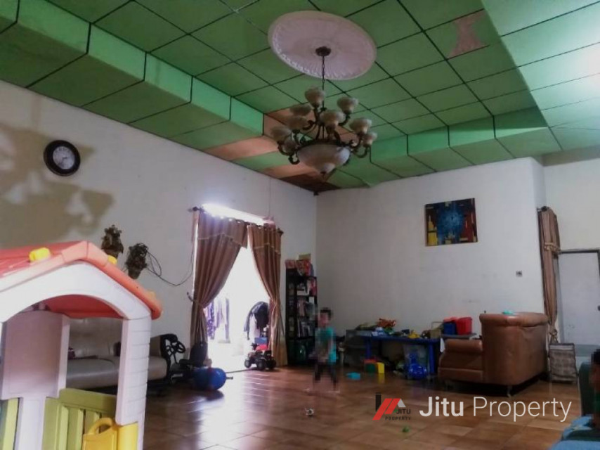 Dijual rumah di Jl. Dr. Semeru I Petamburan 1.5 Lantai, Jakarta Barat