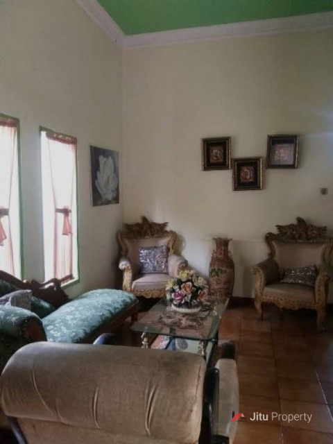 Dijual rumah di Jl. Dr. Semeru I Petamburan 1.5 Lantai, Jakarta Barat