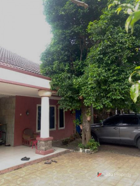Dijual rumah di Jl. Dr. Semeru I Petamburan 1.5 Lantai, Jakarta Barat