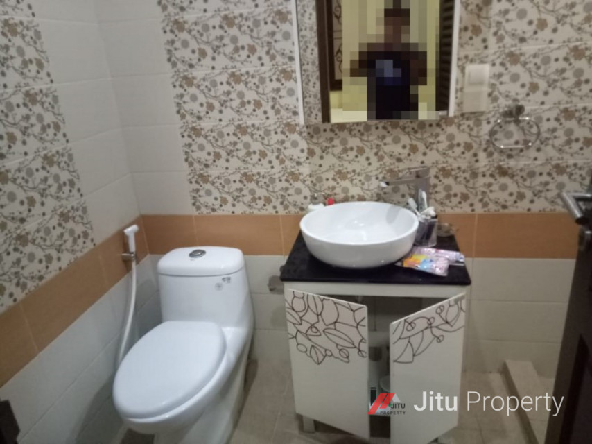 Rumah Dijual 2 Lantai, Minimalis Dan Lokasi Strategis Gambir