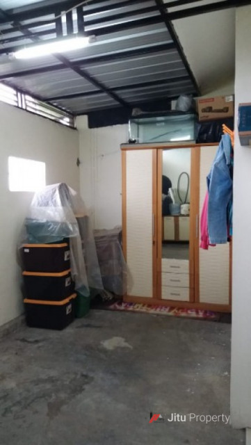 Rumah Dijual Dengan Halaman Yang Luas Di Kawasan Strategis Karawaci