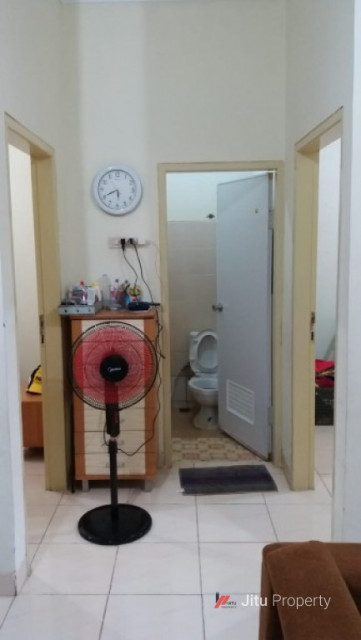 Rumah Dijual Dengan Halaman Yang Luas Di Kawasan Strategis Karawaci