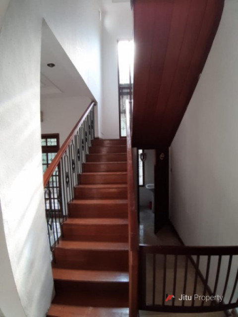 Dijual Rumah Perumahan Taman Rempoa Indah, Tangerang Selatan
