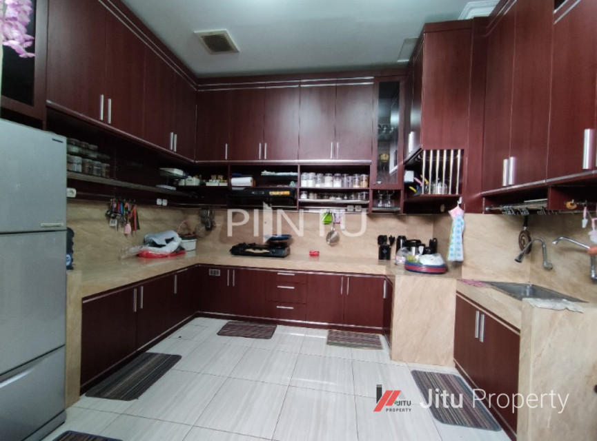 Rumah Dijual Dengan Desain Mewah Dan Luas Di Kawasan Strategis Cipadu
