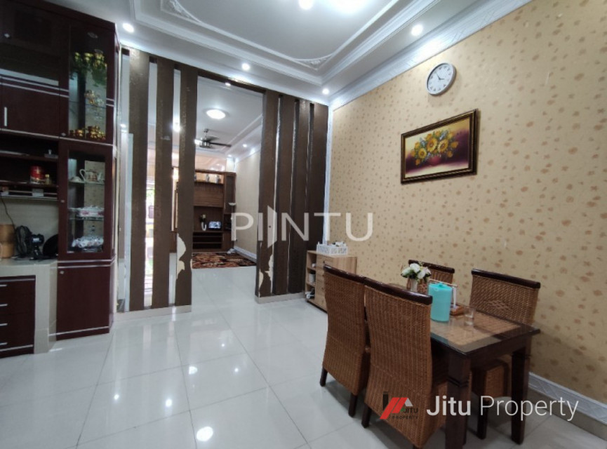 Rumah Dijual Dengan Desain Mewah Dan Luas Di Kawasan Strategis Cipadu