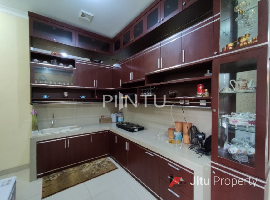 Rumah Dijual Dengan Desain Mewah Dan Luas Di Kawasan Strategis Cipadu