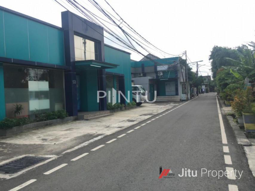 Rumah Dijual Semi Furnished Dekat Jalan Utama Didaerah Jakarta Timur