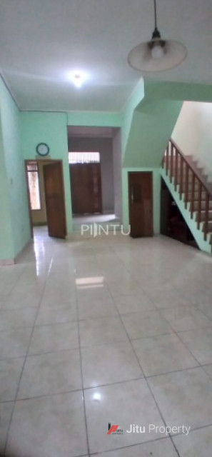 Dijual Rumah Strategis Di Ciputat, Tangerang Selatan