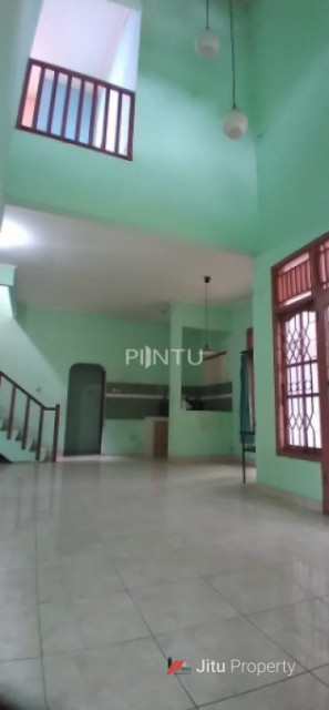 Dijual Rumah Strategis Di Ciputat, Tangerang Selatan