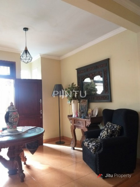 Dijual Rumah Strategis Minimalis 3 Lantai Di Komp Griya Kencana