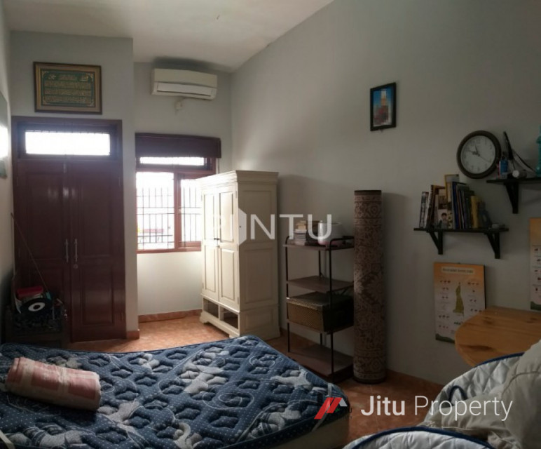 Dijual Rumah Strategis Minimalis 3 Lantai Di Komp Griya Kencana