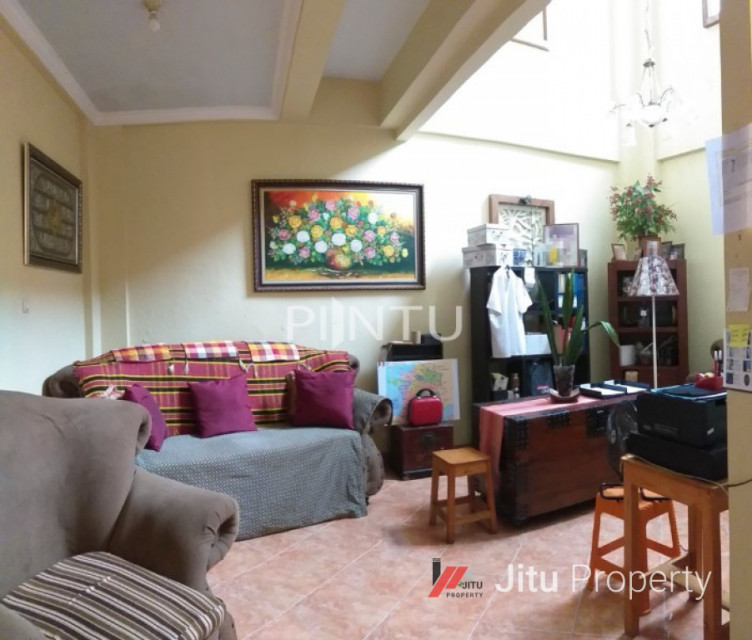 Dijual Rumah Strategis Minimalis 3 Lantai Di Komp Griya Kencana