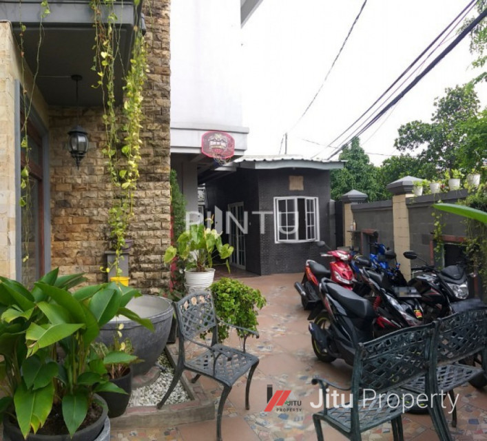 Dijual Rumah Strategis Minimalis 3 Lantai Di Komp Griya Kencana