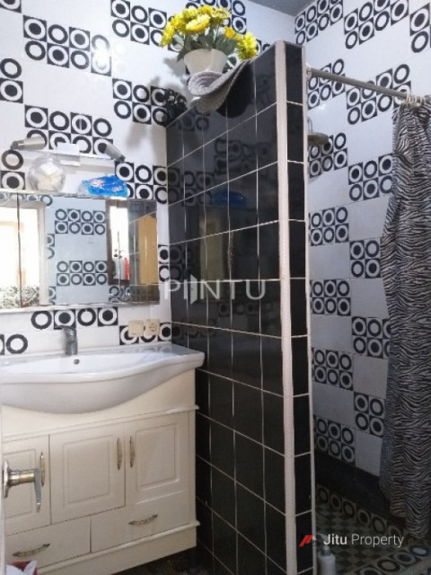 Dijual Rumah Strategis Minimalis 3 Lantai Di Komp Griya Kencana