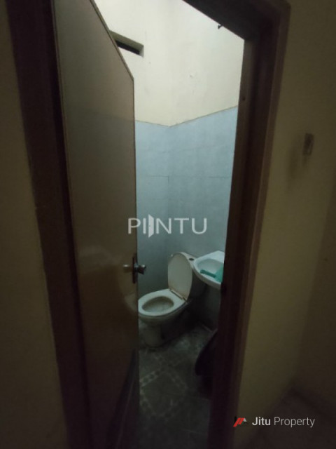 Dijual Cepat Rumah Atau Kost-kost An! Harga Nego!!