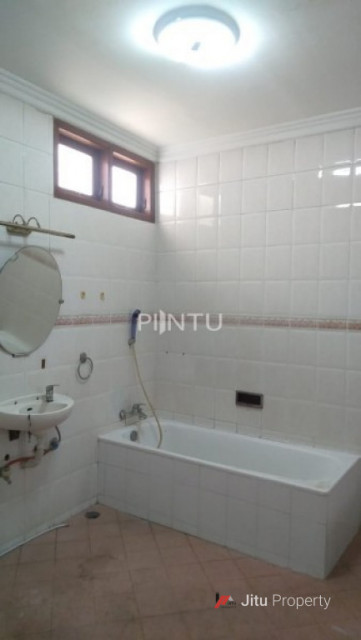 Rumah Dijual Ukuran Luas Dan Berlokasi Strategis Di Cipete
