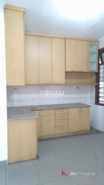 Rumah Dijual Ukuran Luas Dan Berlokasi Strategis Di Cipete