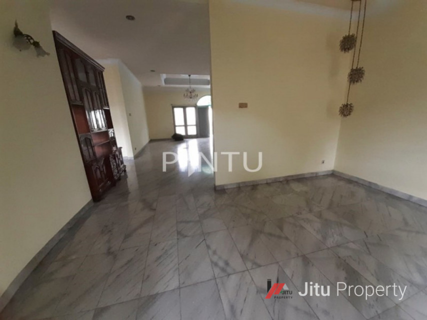 Rumah Dijual Mewah Desain Classic Berlokasi Strategis Di Pesanggrahan