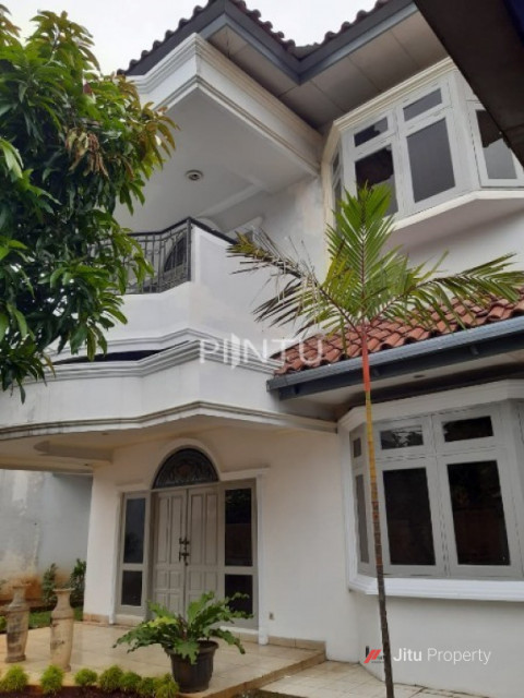 Rumah Dijual Mewah Desain Classic Berlokasi Strategis Di Pesanggrahan