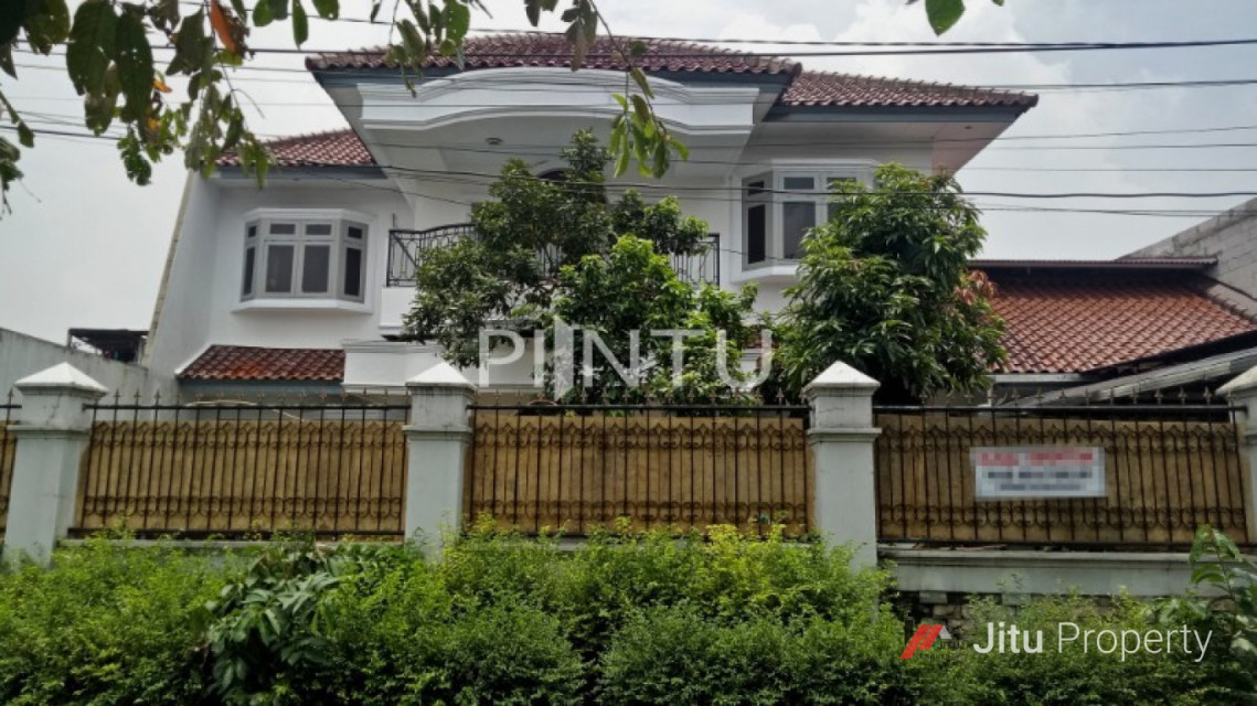Rumah Dijual Mewah Desain Classic Berlokasi Strategis Di Pesanggrahan