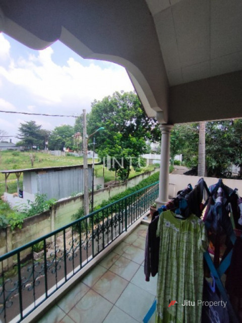 Rumah Dijual Dengan Paviliun Strategis Di Cipayung, Jakarta Timur