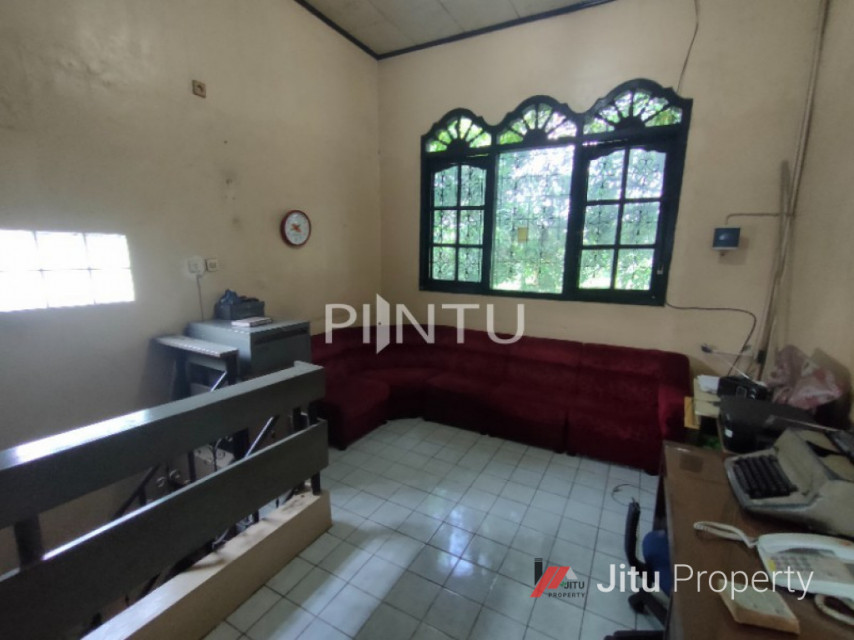 Rumah Dijual Dengan Paviliun Strategis Di Cipayung, Jakarta Timur