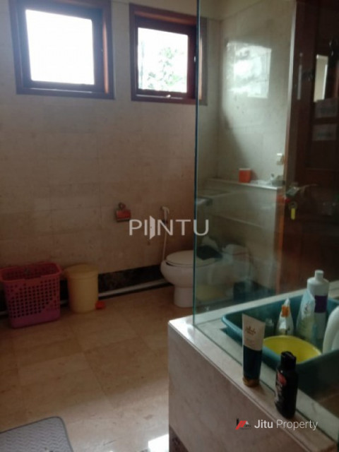 Rumah Dijual Mewah Dan Strategis Di Pangkalan Jati, Cinere Depok