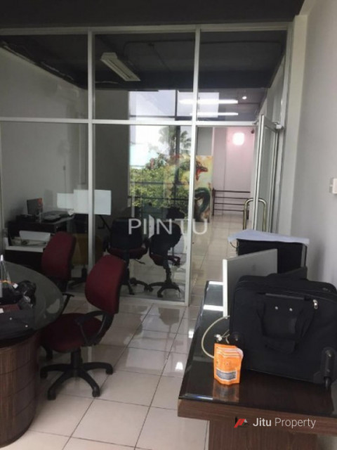 Ruko Dijual Strategis Pinggir Jalan Di Kebon Jeruk Jakarta Barat HGB