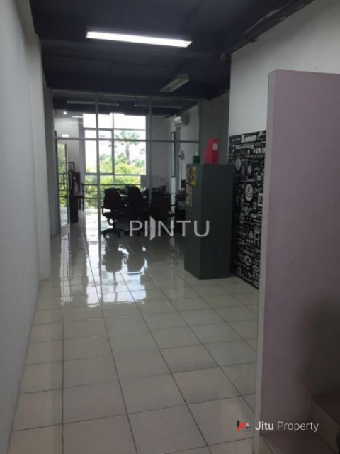 Ruko Dijual Strategis Pinggir Jalan Di Kebon Jeruk Jakarta Barat HGB