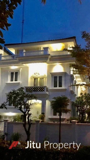 Dijual rumah Mewah di Villa Kelapa Gading Jakarta Utara. Turun Harga
