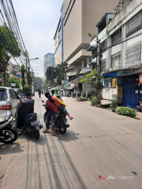 Ruko Dijual Dengan Kondisi Nyaman Di Taman Sari, Jakarta Barat HGB
