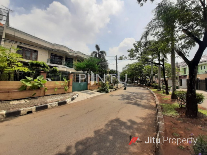 Rumah Dijual Berlokasi Di Pinggir Jalan Utama Di Kalideres