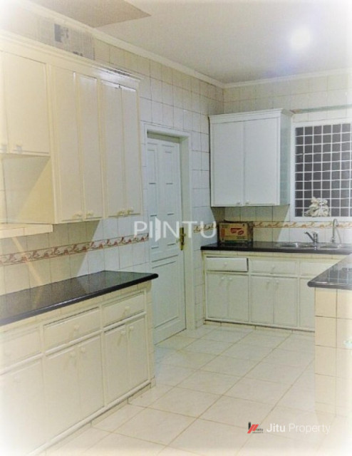 Rumah Dijual Berdesain Mewah Dan Modern Di Cinere, Depok