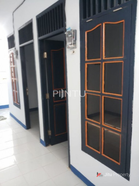 Rumah Dijual Beserta Dengan Kost-kostan Berlokasi Strategis